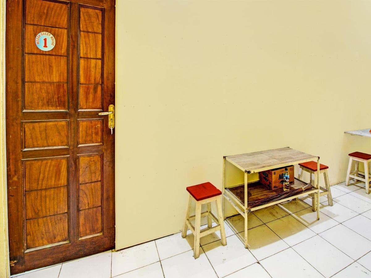 Capital O 91690 Moza Guest House Klaten 外观 照片