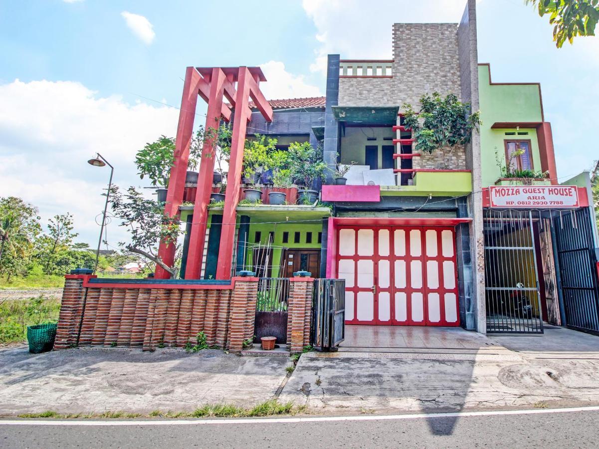 Capital O 91690 Moza Guest House Klaten 外观 照片