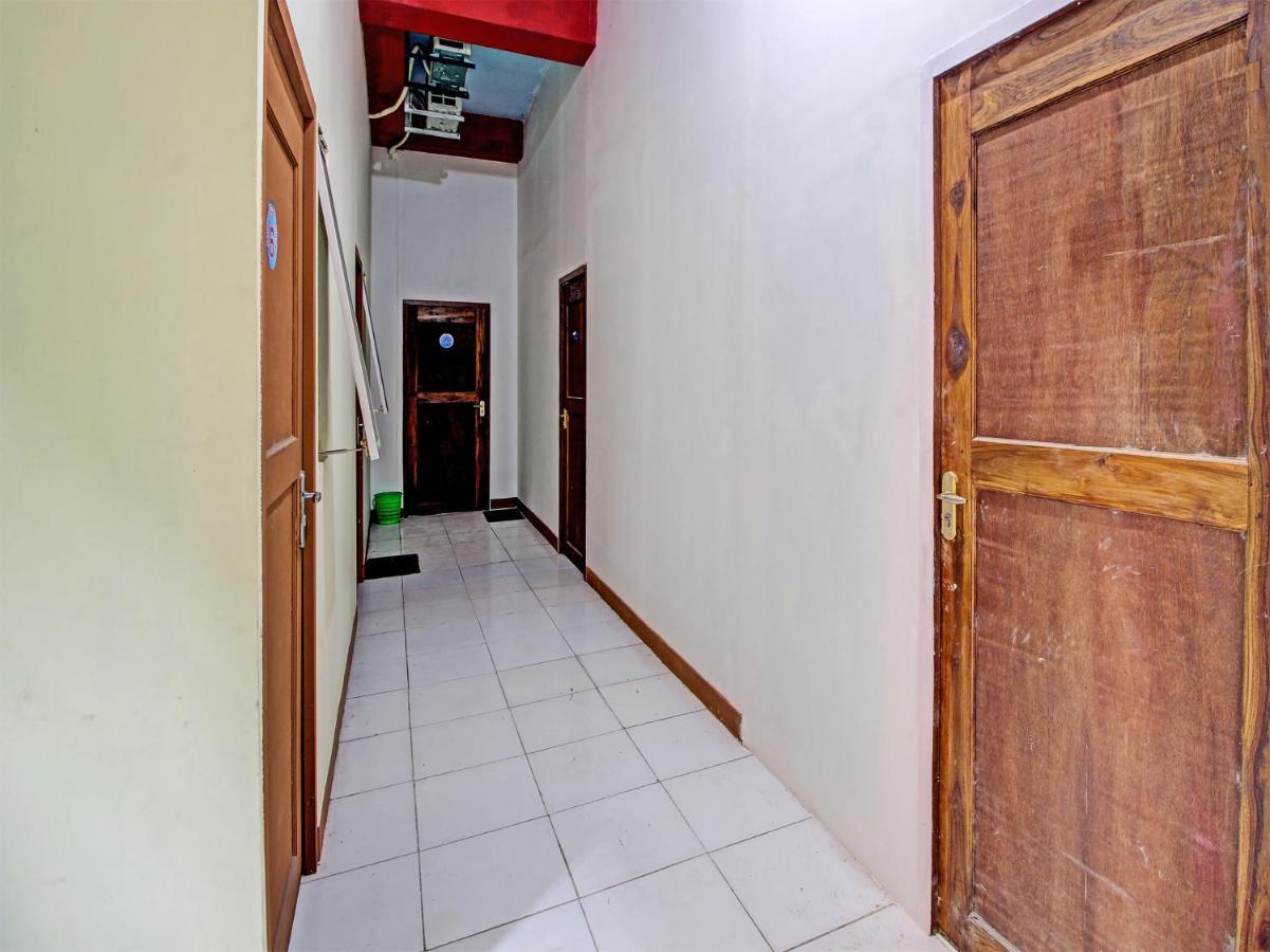 Capital O 91690 Moza Guest House Klaten 外观 照片