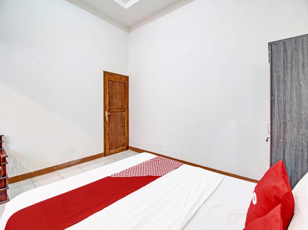 Capital O 91690 Moza Guest House Klaten 外观 照片